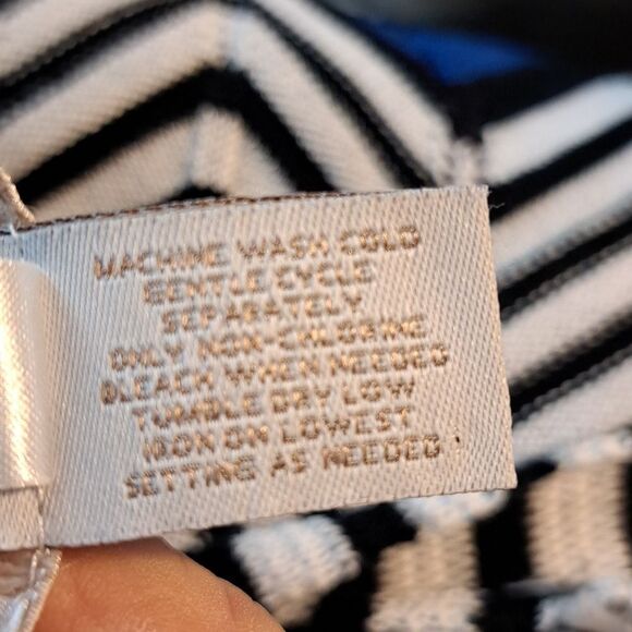 Chico’s Cardigan Top Black White Blue Chevron Lightweight Med Zig Zag Hem Stripe - Picture 7 of 11